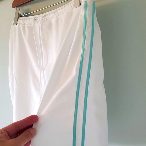 White & Aqua, New York & Company skort, size M - Picture 4 of 6